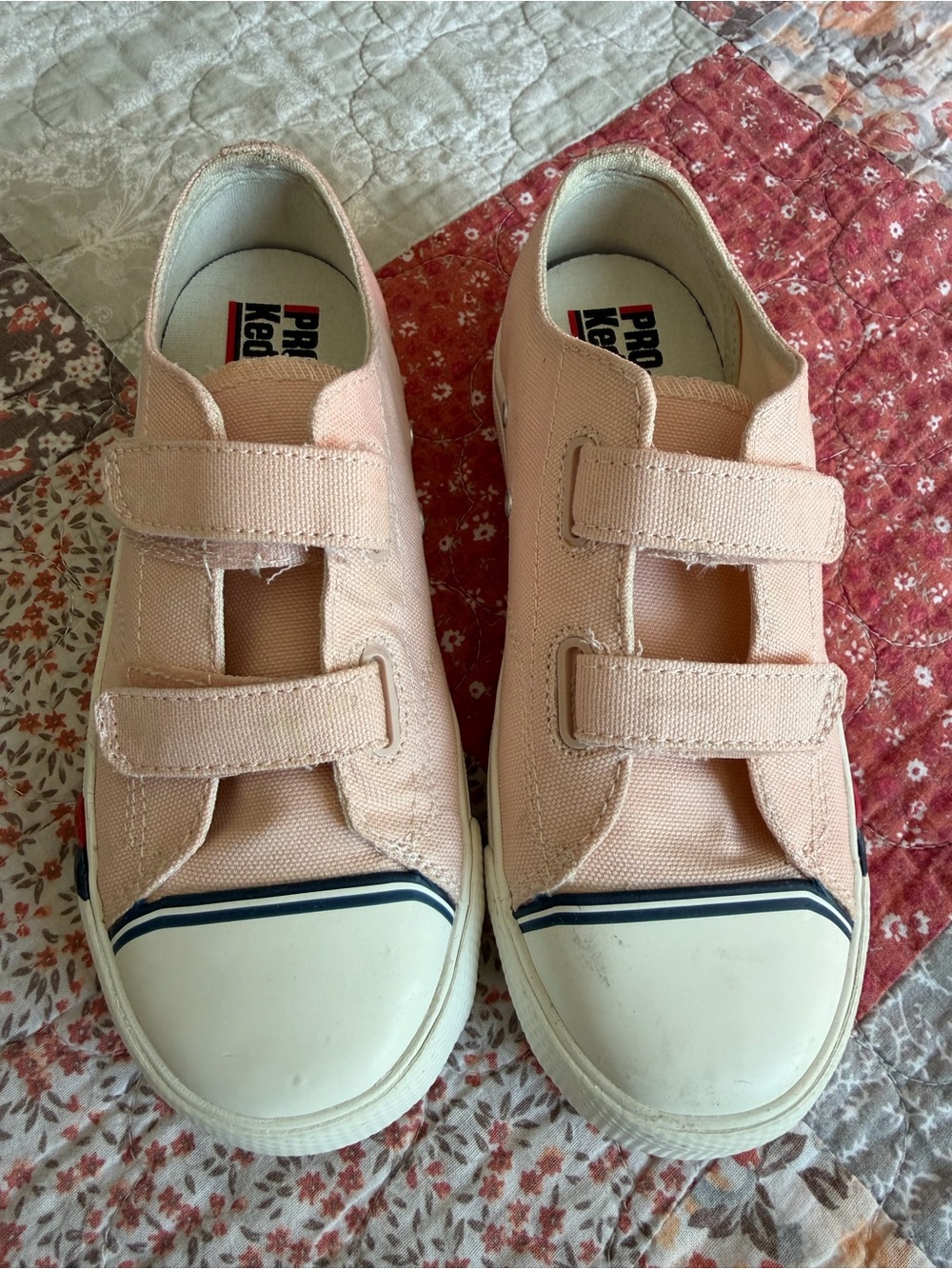 Pro-Keds Kids Low Top Velcro Sneakers in Light Pink
